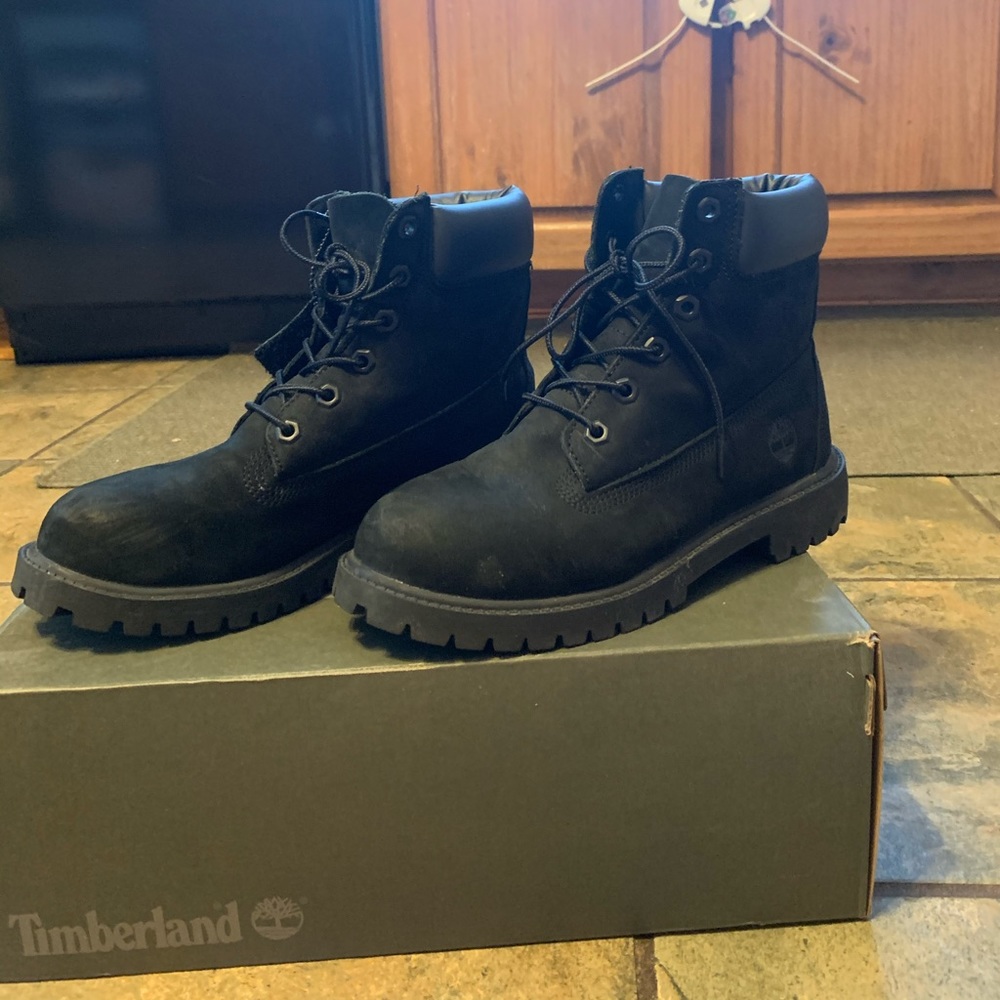 Timberland 6 inches size 5 color black